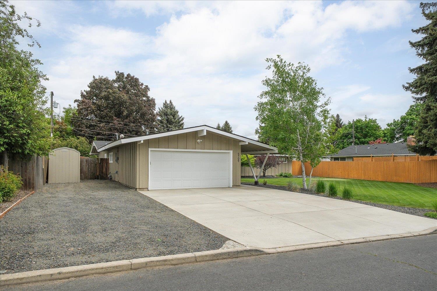 5709 South Magnolia Street Spokane, WA 99223 - Photo 7 of 40