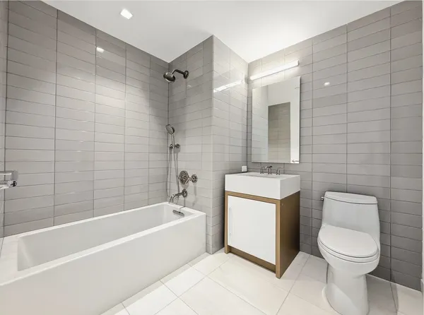 $1,465,000 | 75 Park Lane South, Unit 1912, Jersey City, NJ 07310