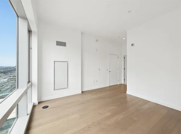 $1,465,000 | 75 Park Lane South, Unit 1912, Jersey City, NJ 07310