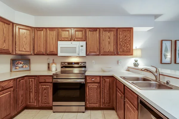 $399,900 | 16 Hidden Hollow Trail, Madison, WI 53717