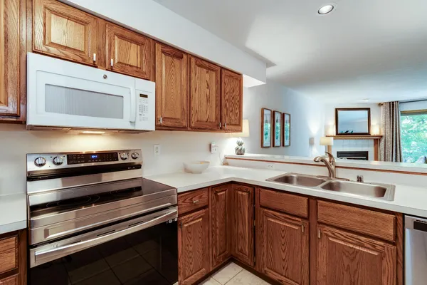 $399,900 | 16 Hidden Hollow Trail, Madison, WI 53717