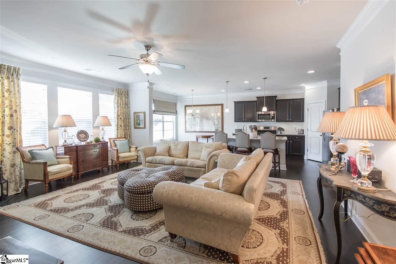407 Bucklebury Road Greer, SC 29651 - Photo 5 of 31 Gallery Image 5