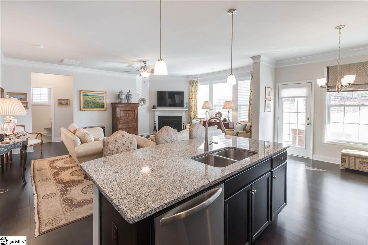 407 Bucklebury Road Greer, SC 29651 - Photo 7 of 31 Gallery Image 7