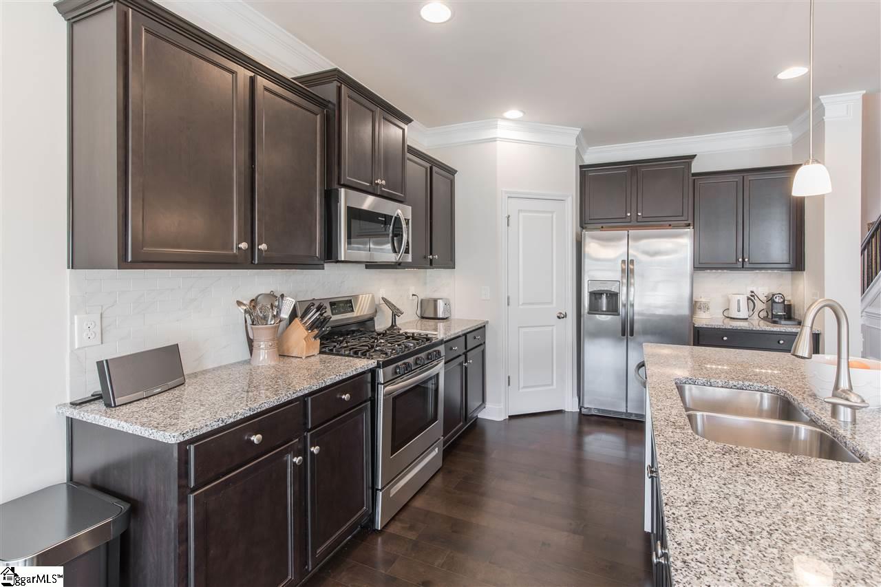 407 Bucklebury Road Greer, SC 29651 - Photo 9 of 31 Gallery Image 9