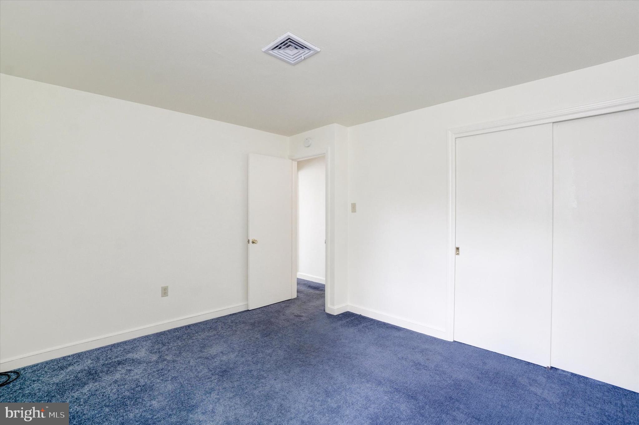 823 Glendale Road York, PA 17403 - Photo 23 of 33 a view of an empty room