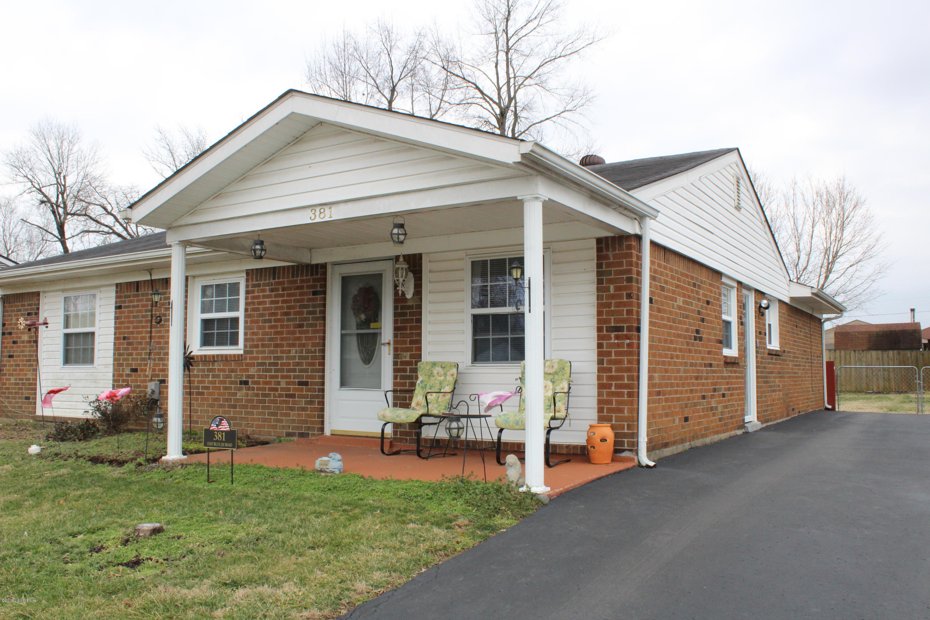 381 East Blue Jay Road Louisville, KY 40229 - Photo 24 of 25 IMG_2665