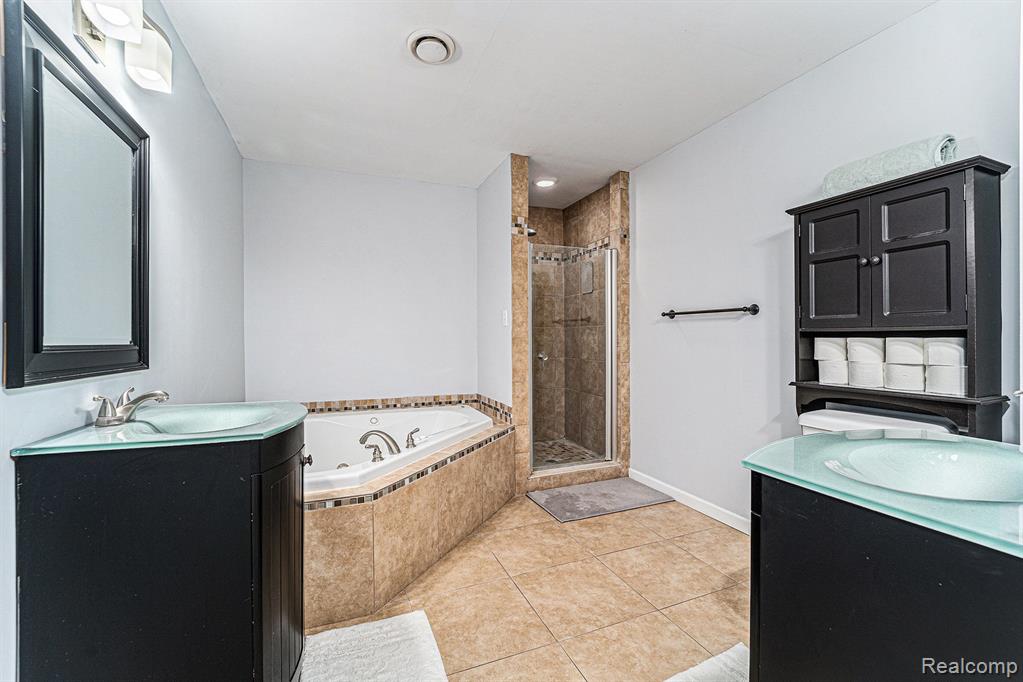5760 Crescent Road Waterford, MI 48327 - Photo 18 of 30 Gallery Image 18