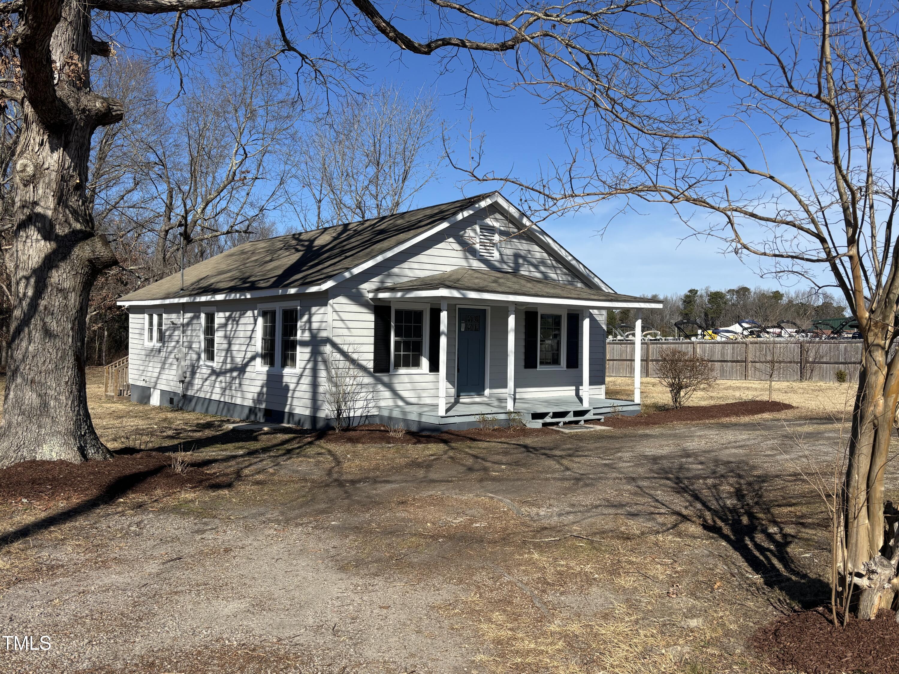 211 Satterwhite Point Road Henderson, NC 27537 - Photo 2 of 13 IMG_8810
