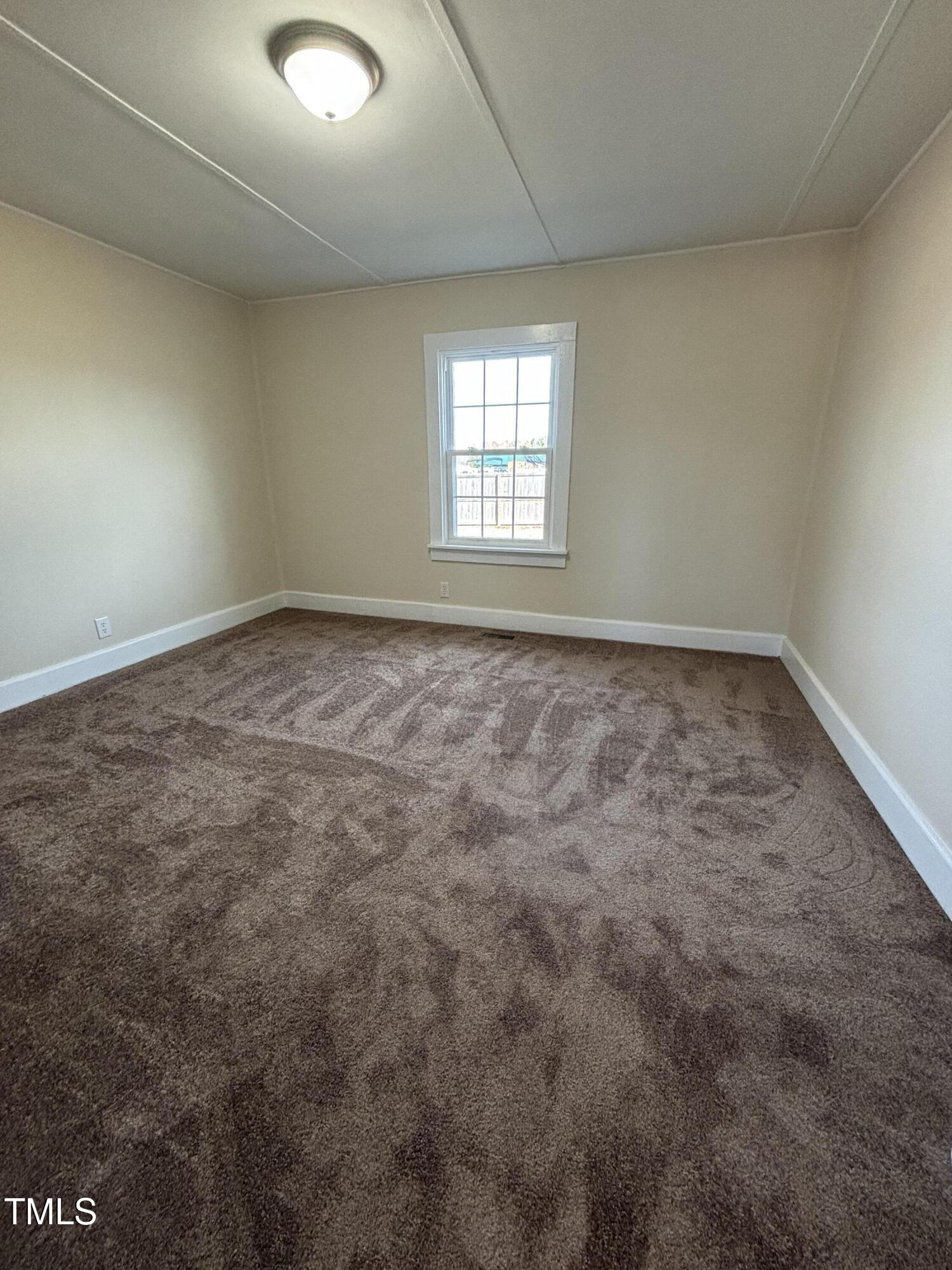 211 Satterwhite Point Road Henderson, NC 27537 - Photo 7 of 13 IMG_8808