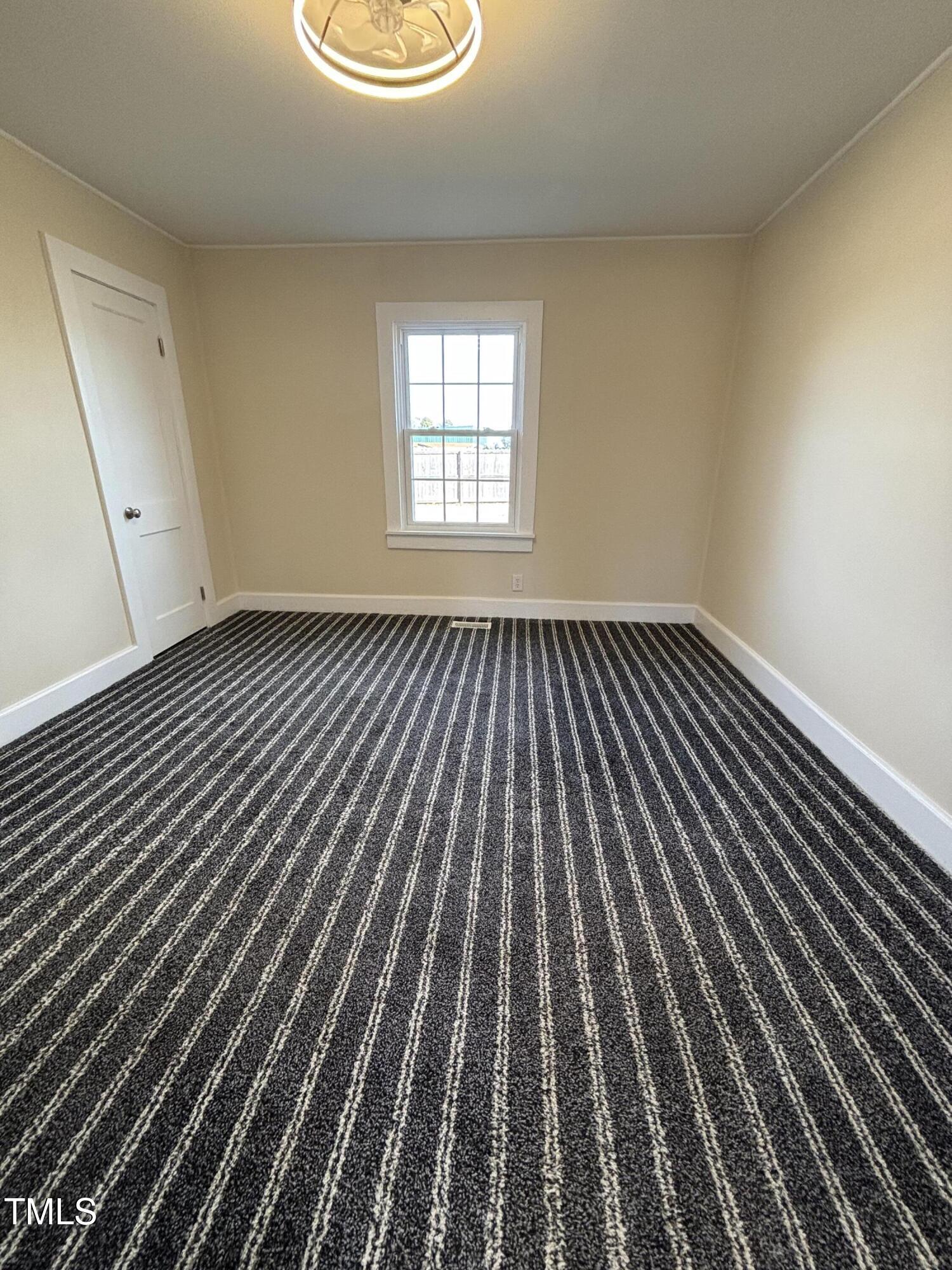 211 Satterwhite Point Road Henderson, NC 27537 - Photo 9 of 13 IMG_8803