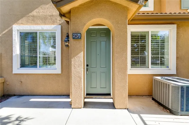 a view of entrance door of the house