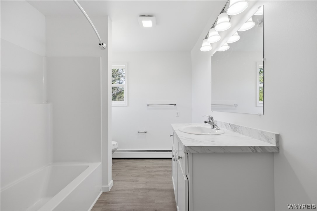 4537 Dorchester Road Hamburg, NY 14219 - Photo 26 of 35 Full Bathroom 2 - 2nd Floor