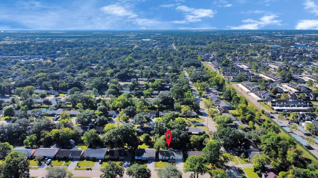 $265,000 | 6031 Dellfern Drive, Houston, TX 77035