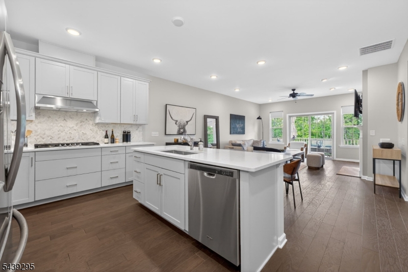 27 Redmon Road Flemington, NJ 08822 - Photo 6 of 32