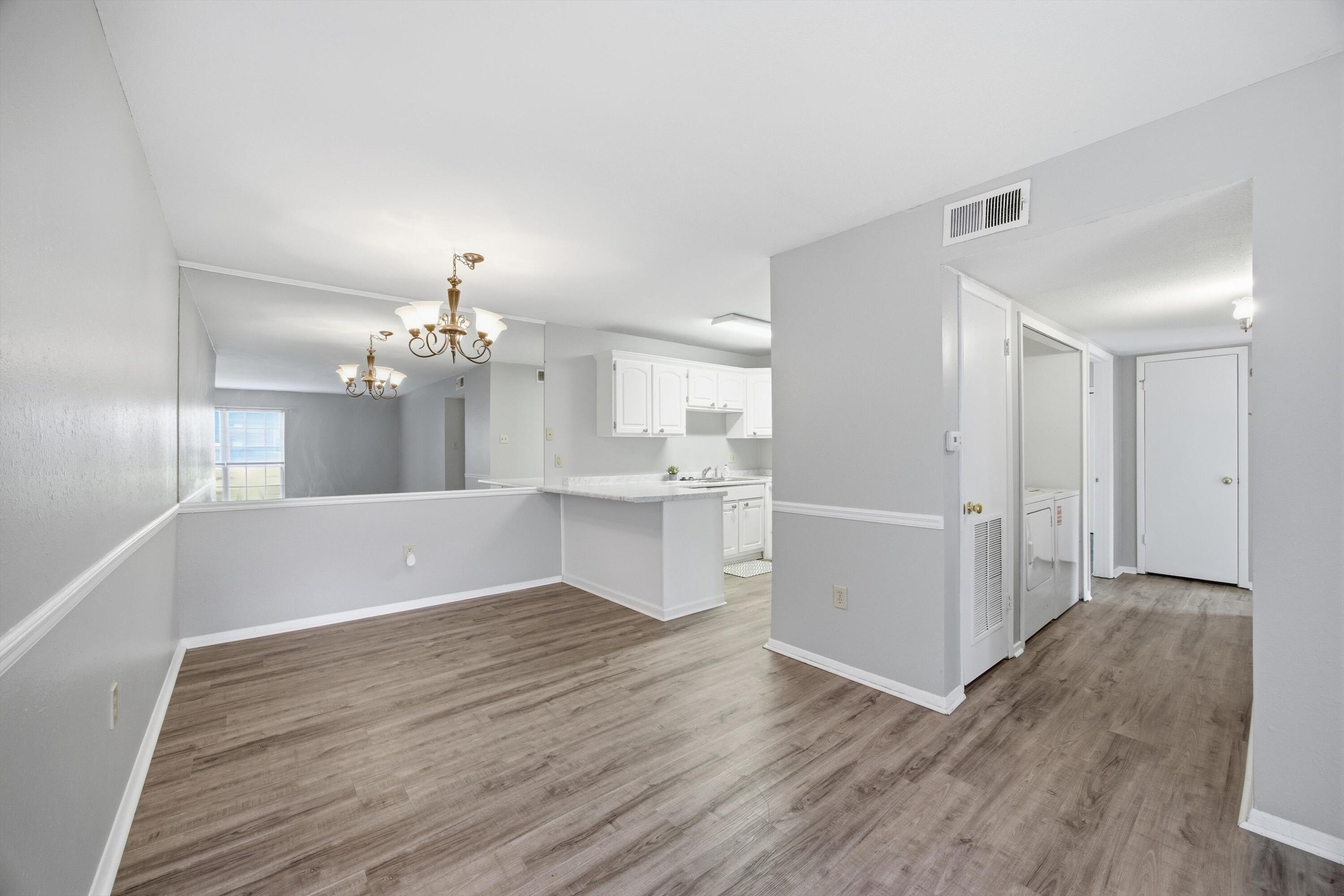 900 Mountain Creek Road, Unit Q264 Chattanooga, TN 37405 - Photo 6 of 23 06-900MtnCreekRd-AptQ264-15