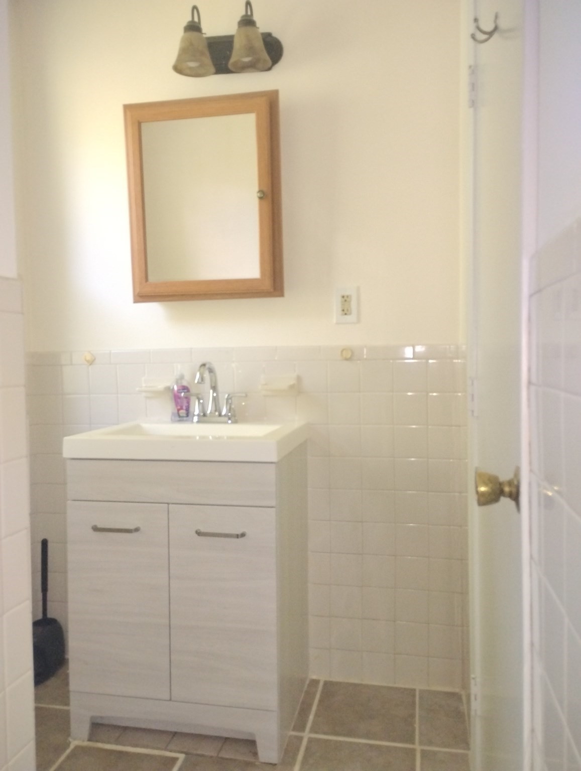 882 Main Street, Unit 2 Reading, MA 01867 - Photo 10 of 15 Gallery Image 10