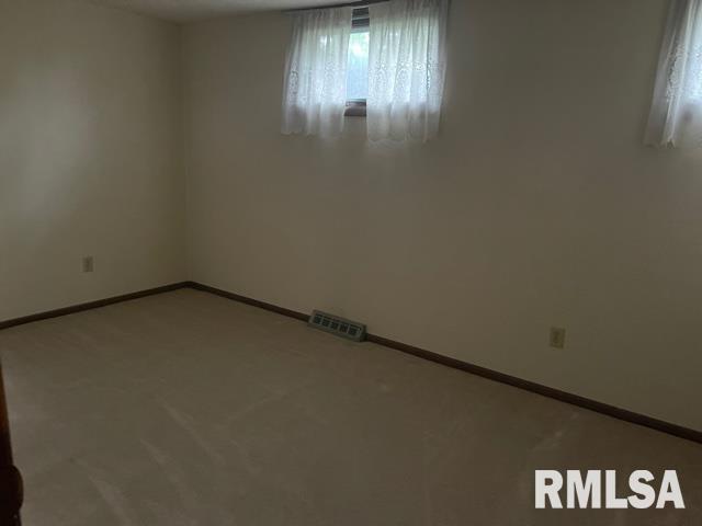 8814 Ridgewood Road Rock Island, IL 61201 - Photo 20 of 41 Gallery Image 20