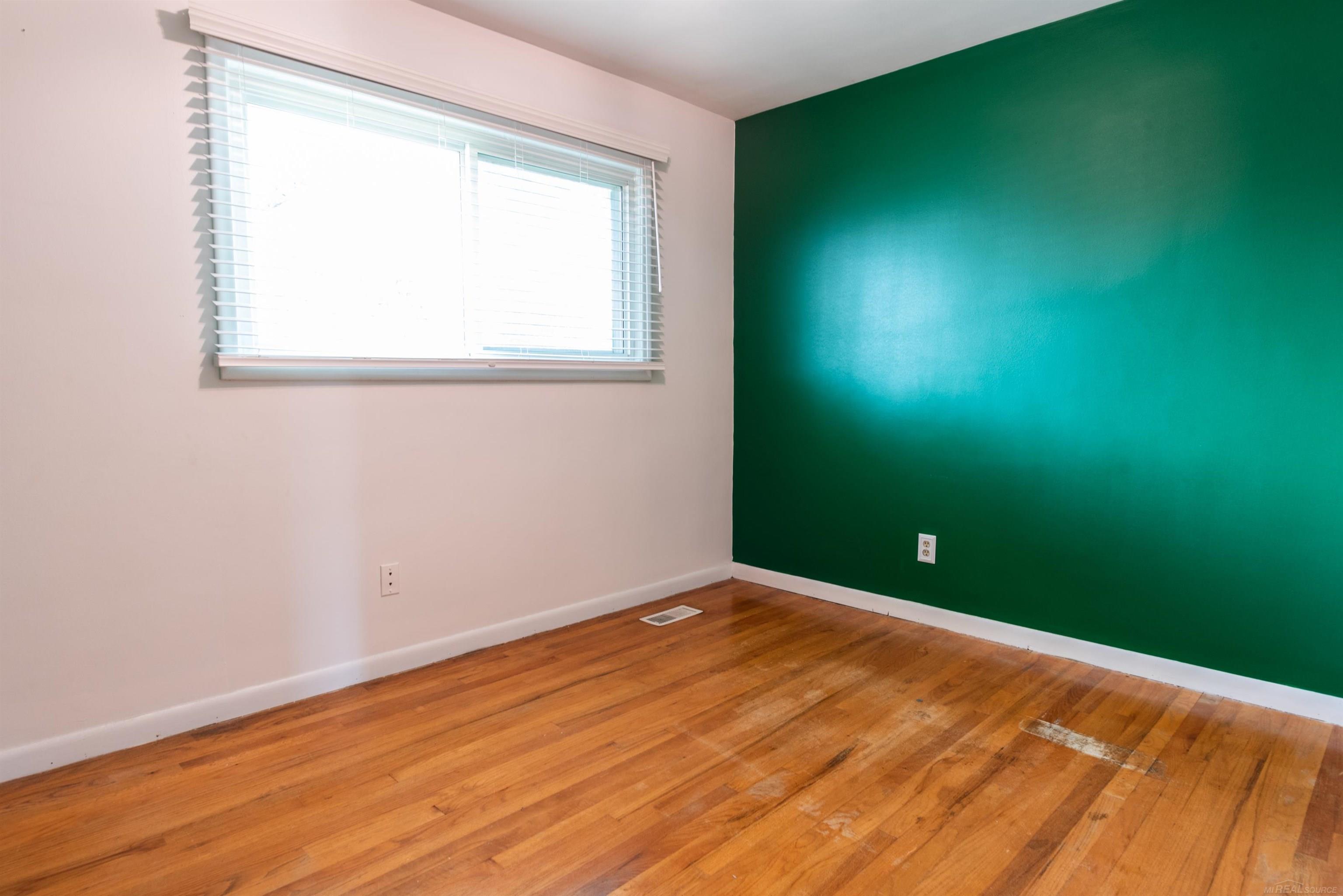 18043 Winsome Road Fraser, MI 48026 - Photo 13 of 32