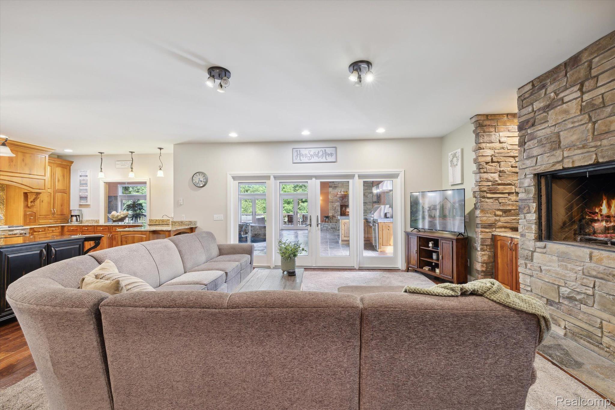 10205 Fenton Road Fenton, MI 48430 - Photo 25 of 96 Gallery Image 25