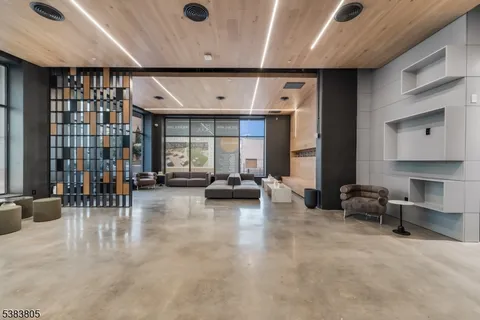 $1,825 | 431 Dr Martin Luther King Jr Boulevard, Unit 524, East Orange, NJ 07018