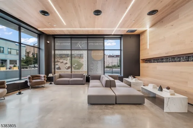 $1,825 | 431 Dr Martin Luther King Jr Boulevard, Unit 524, East Orange, NJ 07018