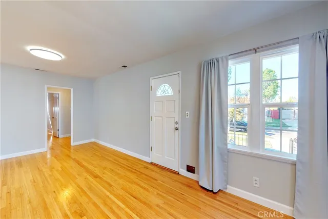 $5,400 | 7648 Ostrom Avenue, Lake Balboa, CA 91406