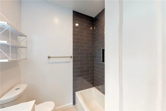 $5,400 | 7648 Ostrom Avenue, Lake Balboa, CA 91406