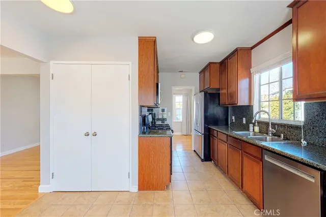 $5,400 | 7648 Ostrom Avenue, Lake Balboa, CA 91406