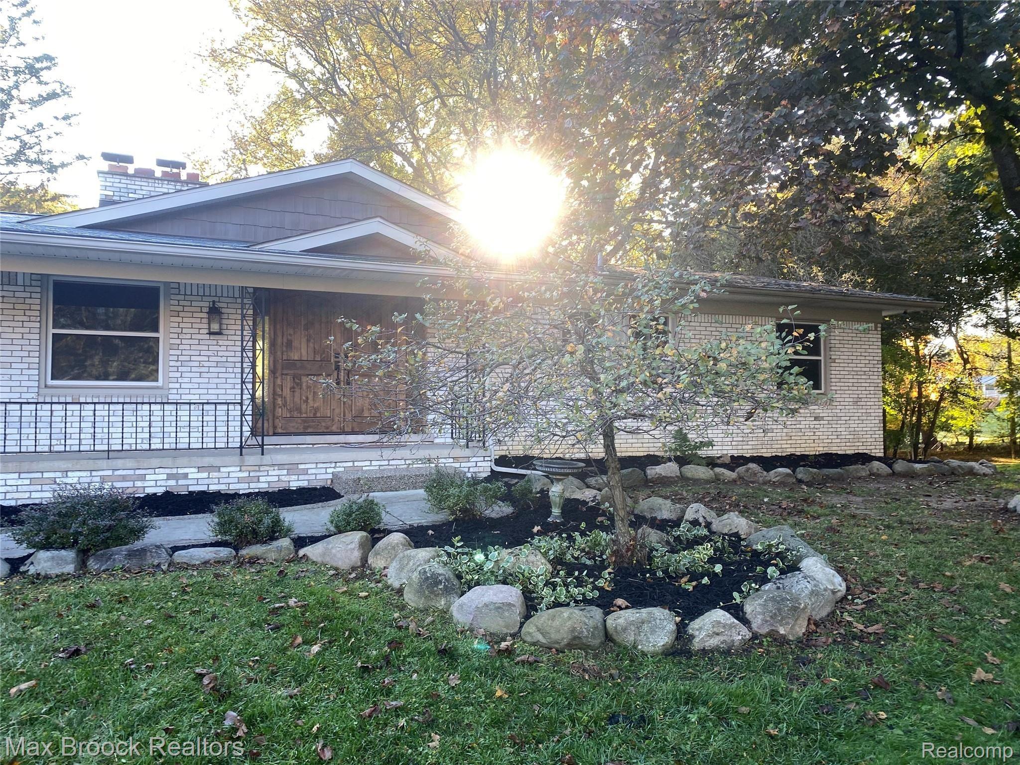 773 Redwood Court Rochester, MI 48309 - Photo 1 of 12 71BB2EED-1E75-4E83-8489-53681B68B685.jpeg