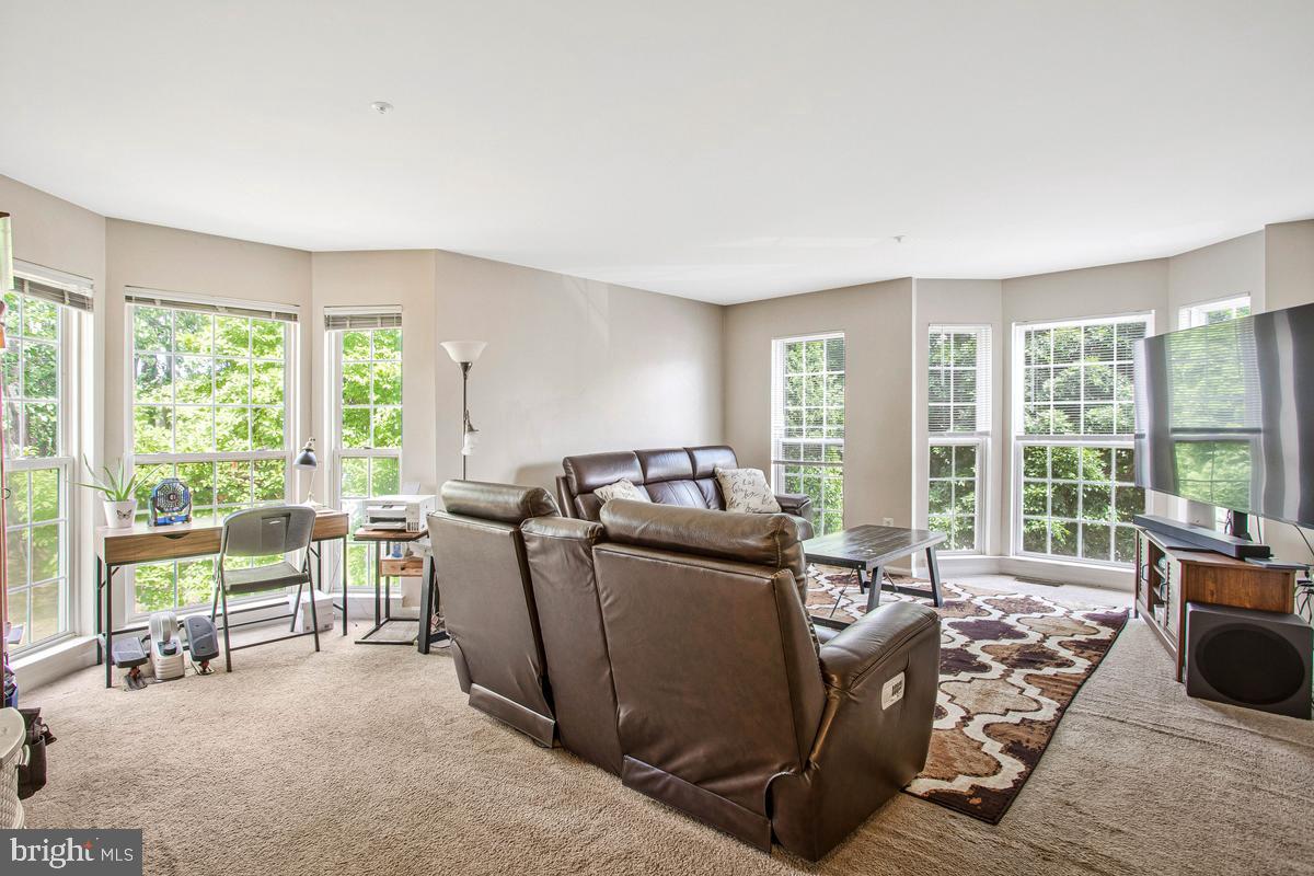648 Howards Loop, Unit 19 Annapolis, MD 21401 - Photo 13 of 35 Bright and airy living space retreat.