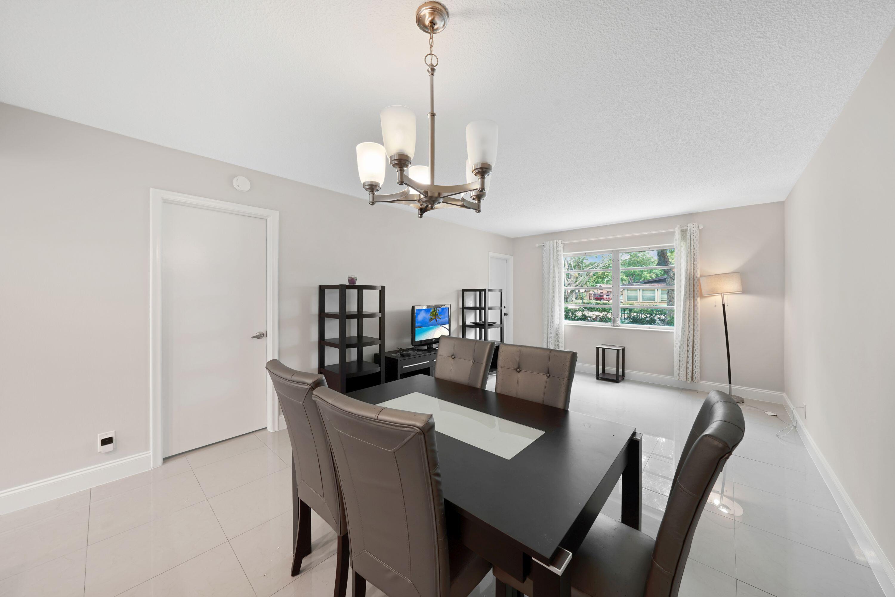 100 Berkley Road, Unit 109 Hollywood, FL 33024 - Photo 11 of 54 7