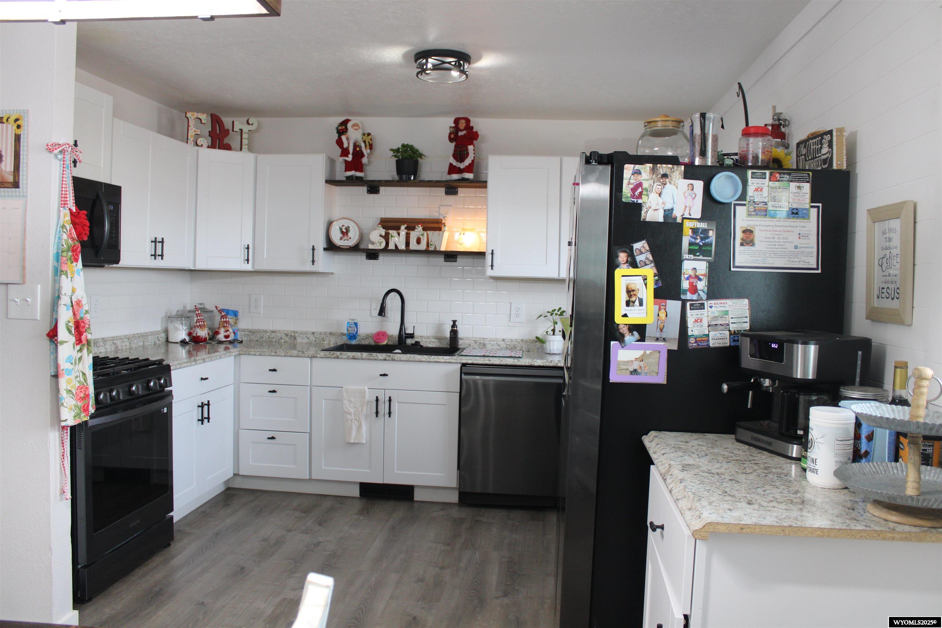 367 7th Street Mountain View, WY 82939 - Photo 5 of 18