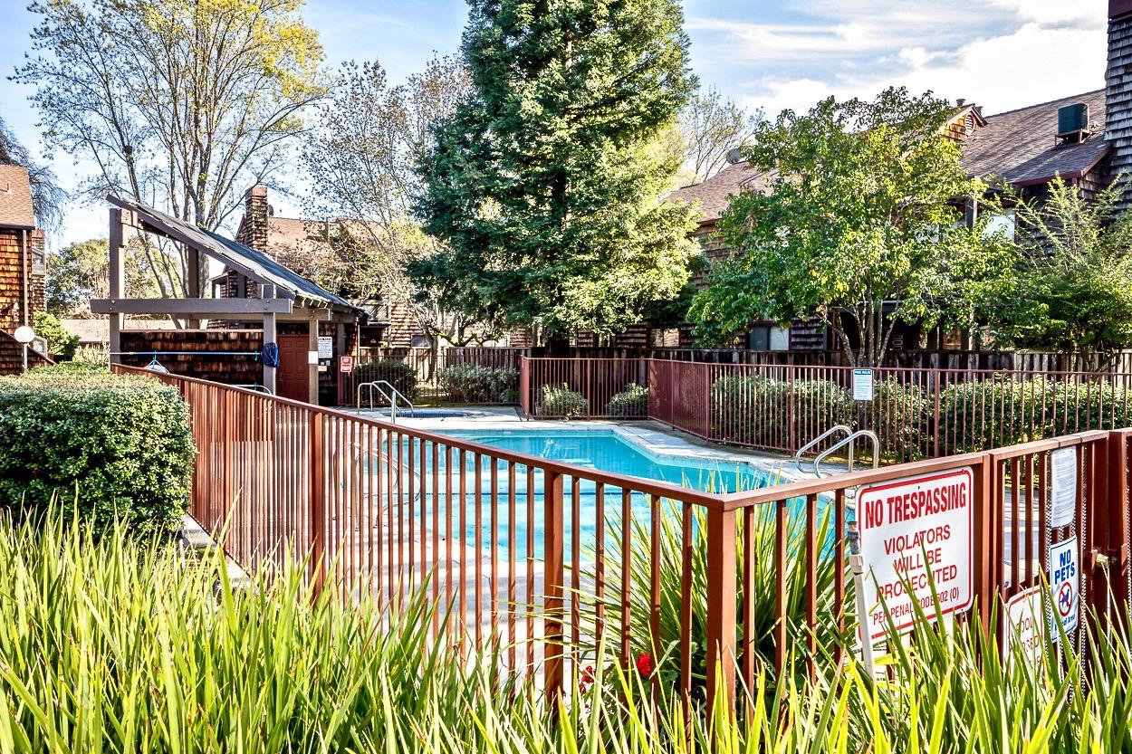 1555 Hecker Pass Road, Unit B102 Gilroy, CA 95020 - Photo 4 of 15 Gallery Image 4