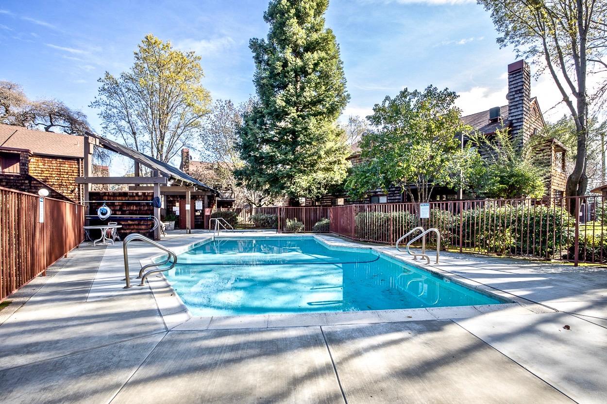 1555 Hecker Pass Road, Unit B102 Gilroy, CA 95020 - Photo 5 of 15 Gallery Image 5