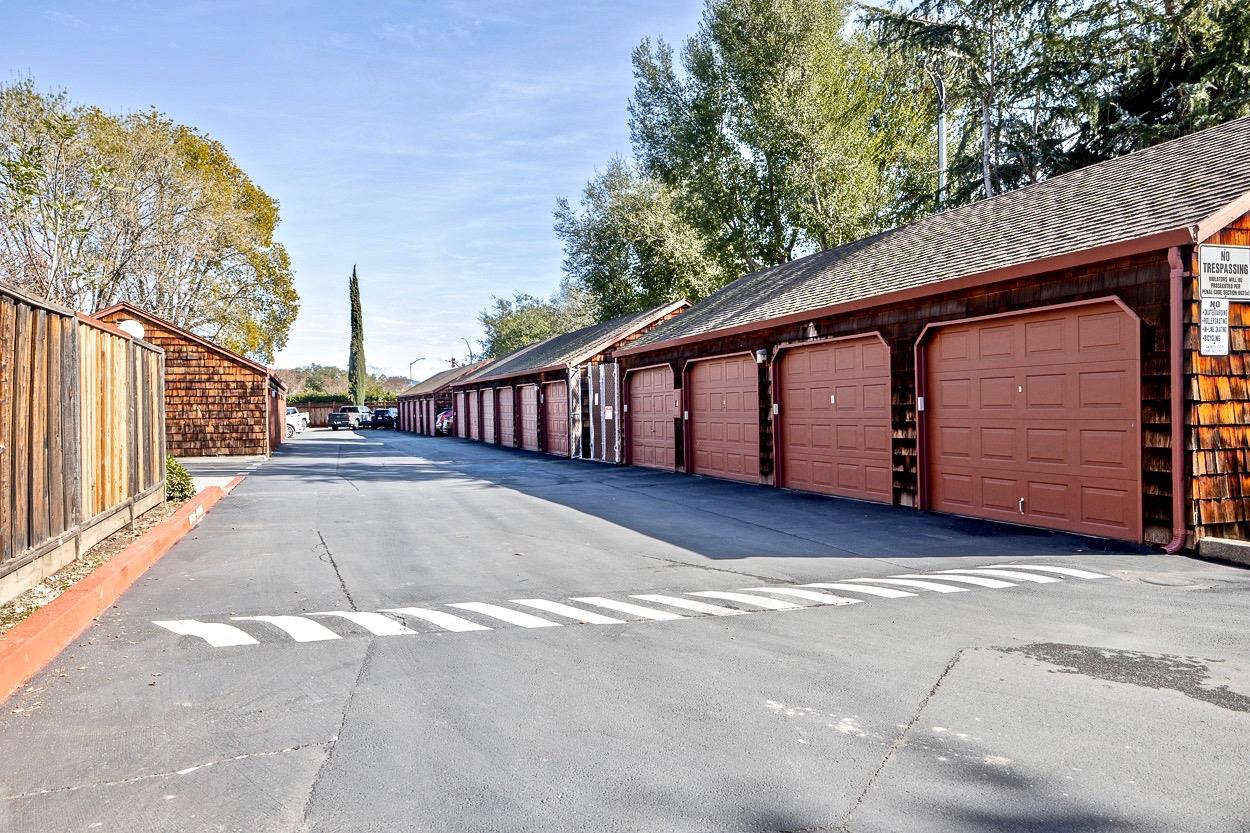 1555 Hecker Pass Road, Unit B102 Gilroy, CA 95020 - Photo 6 of 15 Gallery Image 6