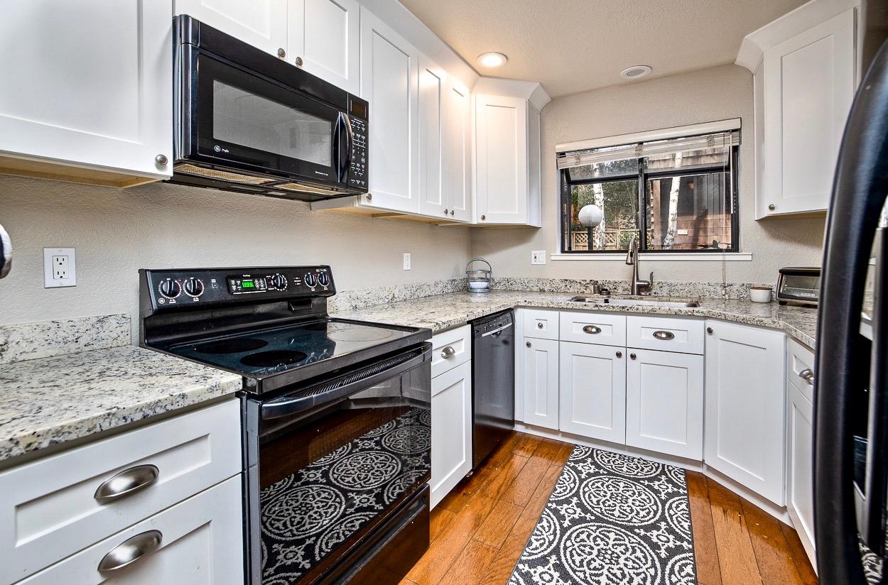 1555 Hecker Pass Road, Unit B102 Gilroy, CA 95020 - Photo 8 of 15 Gallery Image 8