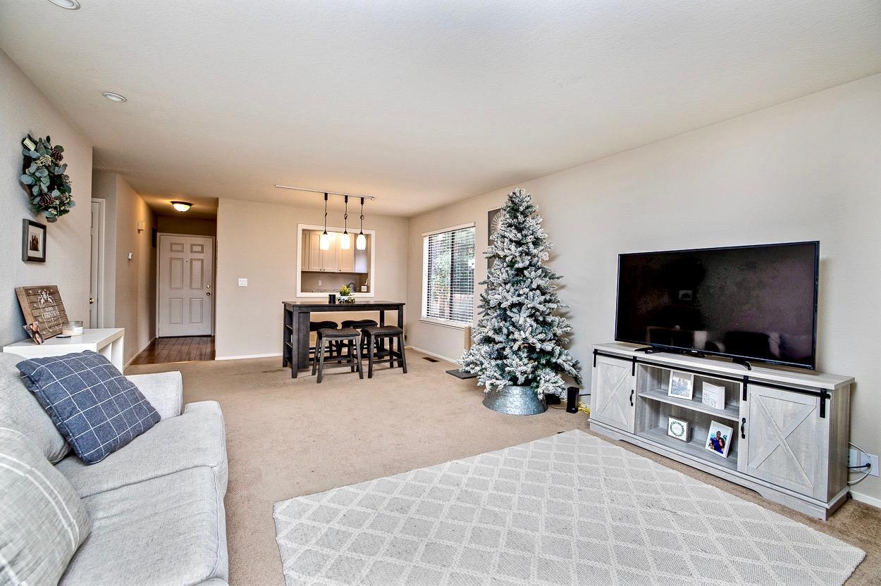 1555 Hecker Pass Road, Unit B102 Gilroy, CA 95020 - Photo 9 of 15 Gallery Image 9