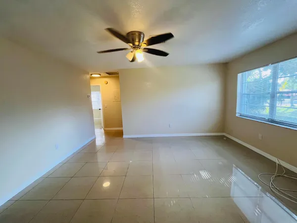 $2,200 | 3029 Martin Avenue, Unit 3029, Greenacres, FL 33463