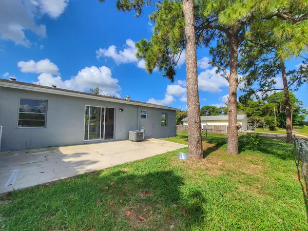 $2,200 | 3029 Martin Avenue, Unit 3029, Greenacres, FL 33463
