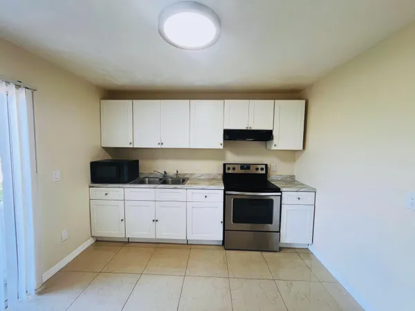$2,200 | 3029 Martin Avenue, Unit 3029, Greenacres, FL 33463