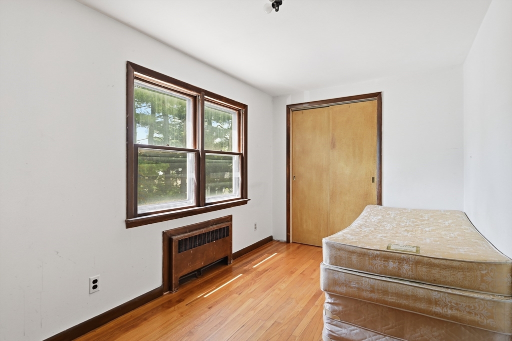 400 Nottingham Street Springfield, MA 01104 - Photo 16 of 26