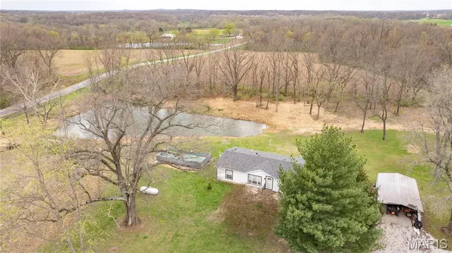 $435,000 | 1401 Longbridge Trail, Walshville, IL 62091