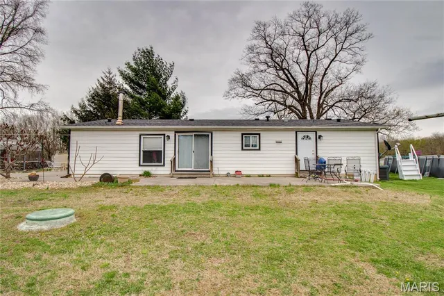 $435,000 | 1401 Longbridge Trail, Walshville, IL 62091