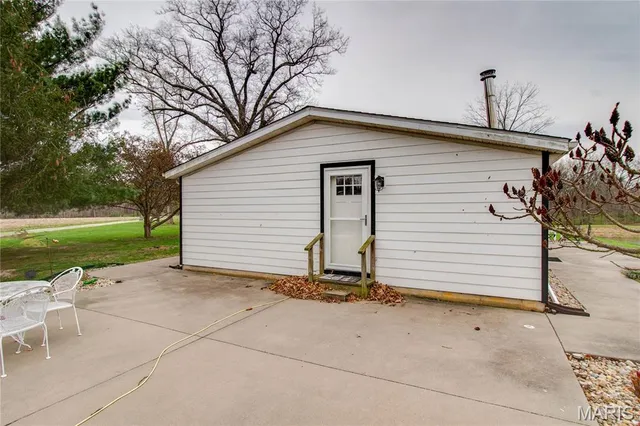 $435,000 | 1401 Longbridge Trail, Walshville, IL 62091
