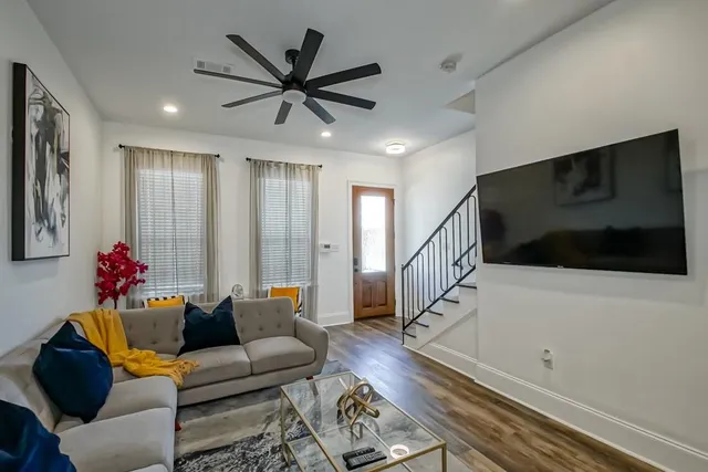 $2,350 | 322 North Prieur Street, New Orleans, LA 70112