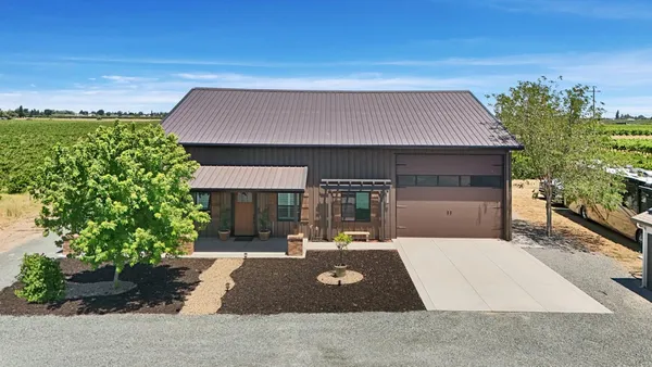 $1,150,000 | 7613 East Harney Lane, Lodi, CA 95240
