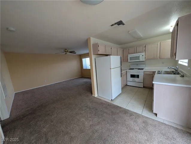 $1,095 | 713 Anne Lane, Unit 85D, Henderson, NV 89015