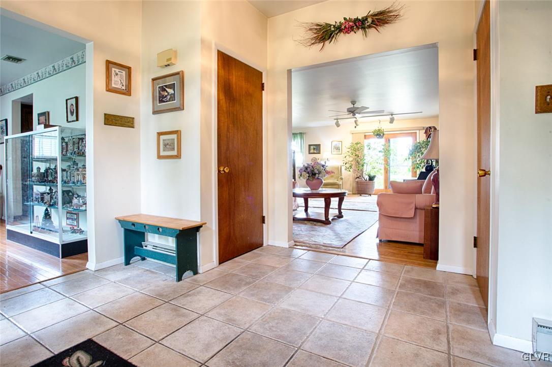 2444 Evanwood Road Bath, PA 18014 - Photo 5 of 26 Gallery Image 5
