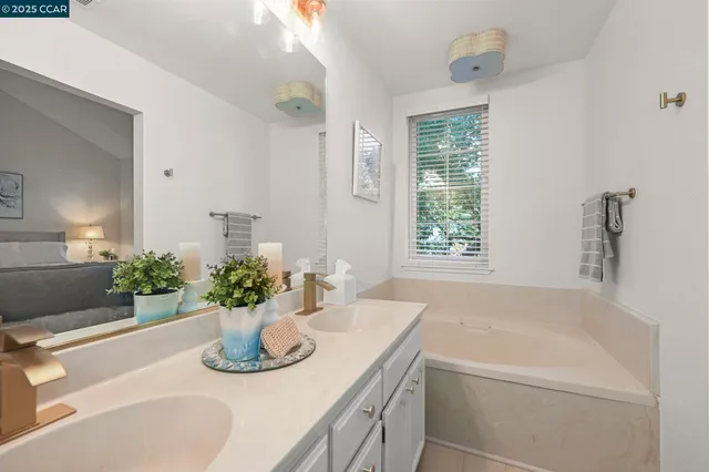 $1,075,000 | 35 Danville Oak Place, Danville, CA 94526