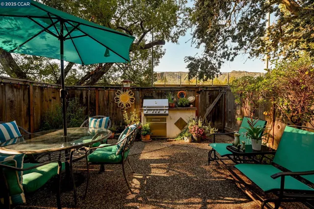 $1,075,000 | 35 Danville Oak Place, Danville, CA 94526